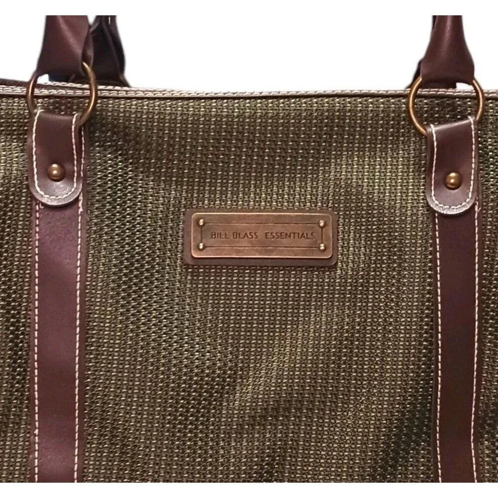 Vtg Bill Blass Essentials 17